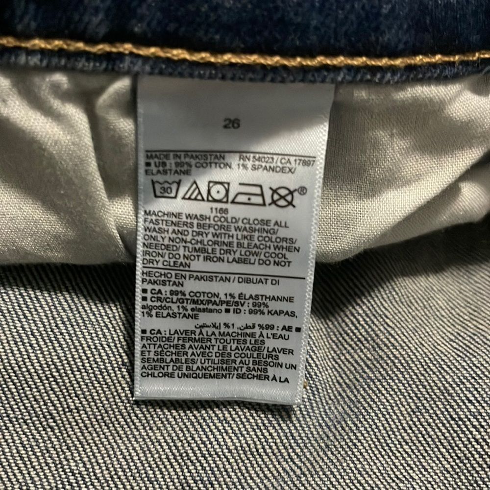 NWT- Old Navy- 26+. Extra High Rise Sky-Hi Straight - Picture 10 of 10
